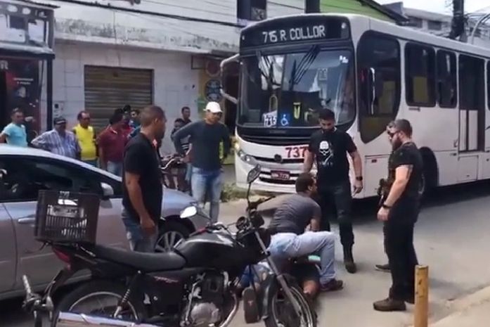Policiais prenderam a dupla no Tabuleiro dos Martins