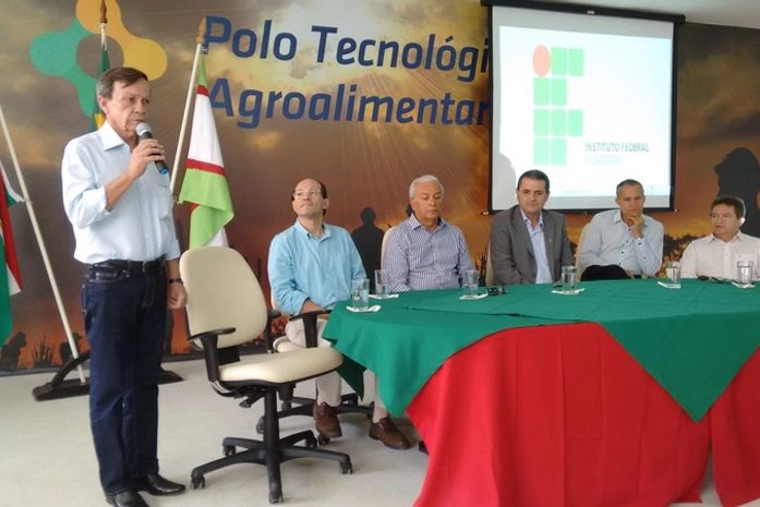 Prefeito Aloisio participa da aula inaugural no polo do IFAL em Batalha