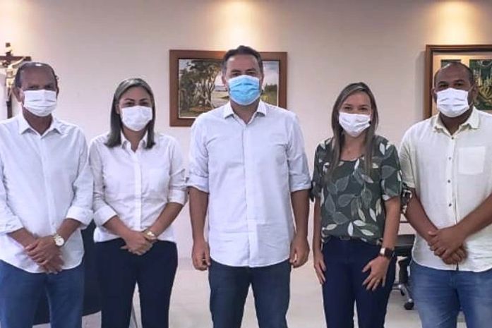 Cícero, deputada Flávia, Renan Filho, Fernanda e Fernando encontro familiar com o governador