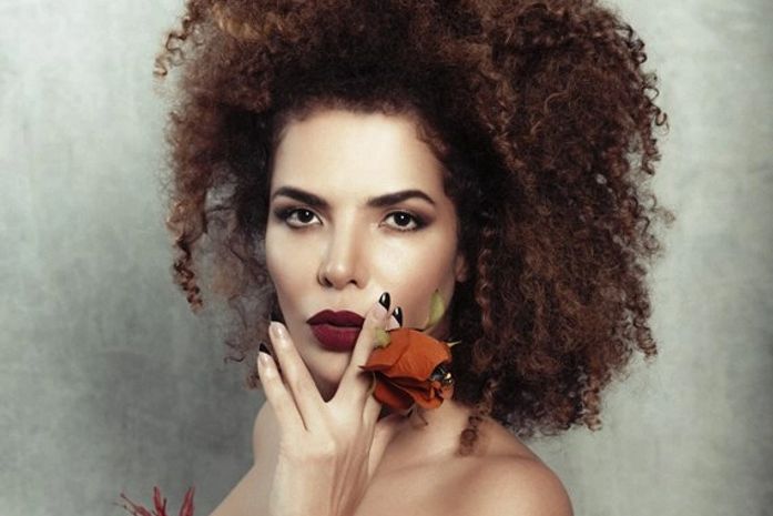 Vanessa da Mata apresenta turnê “Quando Deixamos Nossos Beijos na Esquina”