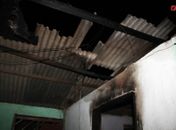 Explosão de botijão de gás causa incêndio em residência