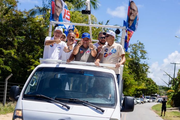 Em caravana, Renan Calheiros garante investimentos para Porto de Pedras