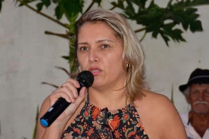 Ex-vereadora faz criticas ao Legislativo de Palmeira e presidente da Casa reage