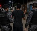 "Eu sou traficante e você tá fu...": suspeito ataca e ameaça PMs após fugir de abordagem