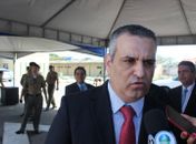 Alfredo Gaspar de Mendonça fala durante passagem de comando da PM