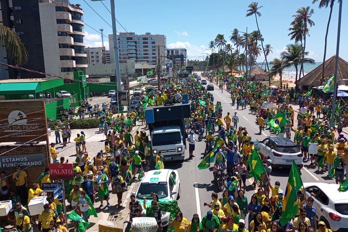 Veja a galeria de fotos dos atos que acontecem em Maceió nesta terça-feira (7)