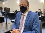 Aprovado projeto de lei, de autoria do deputado Galba Novaes, que concede prioridade nas marcações de consultas dermatológicas e oftamológicas a pessoas com albinismo