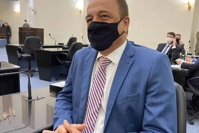 Aprovado projeto de lei, de autoria do deputado Galba Novaes, que concede prioridade nas marcações de consultas dermatológicas e oftamológicas a pessoas com albinismo