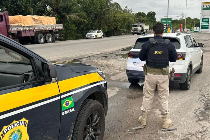 Mulher é presa por recepção de veículo roubado em Maceió