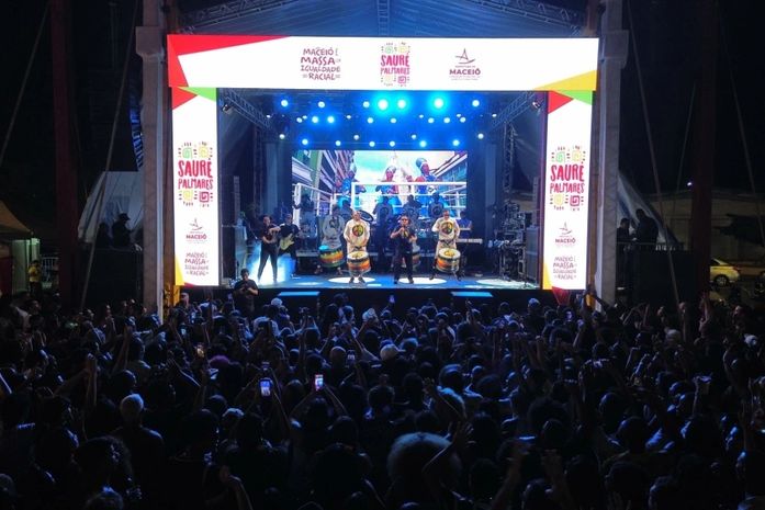 Saurê Palmares reúne multidão em noite cheia de música e dança em Maceió