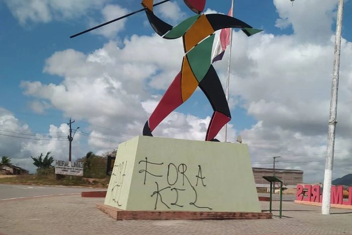Monumentos públicos amanhecem pichados em União dos Palmares