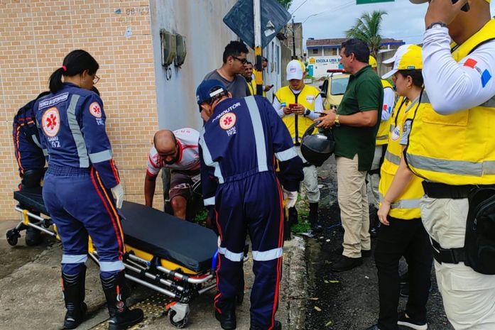 Ronda no Bairro socorre feridos em acidente entre motos no Benedito Bentes