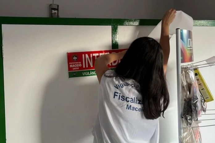 Vigilância Sanitária interdita farmácia no Clima Bom por funcionamento irregular