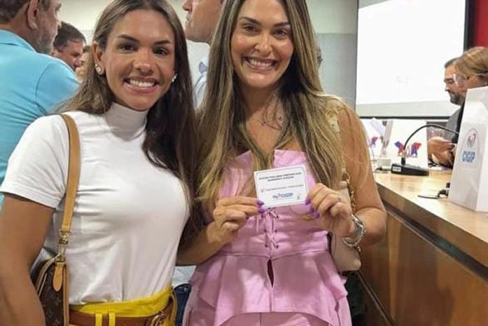 Com a articulação de Neno da Laje,Angela Vanessa é reeleita 1ª secretária na nova diretoria da Ama
