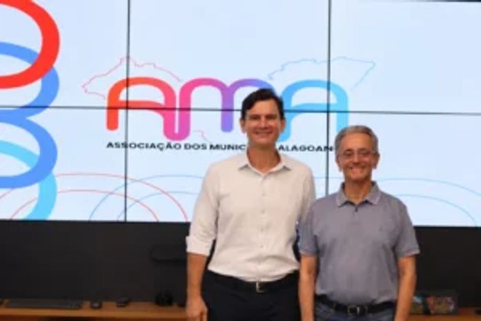Governador em exercício visita AMA e destaca integração entre Estado e municípios