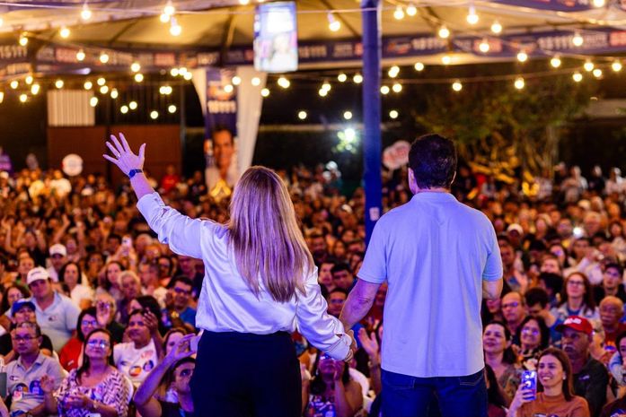 Reta final: Ricardo e Rute Nezinho reúnem cerca de 4 mil pessoas em último grande encontro antes das eleições