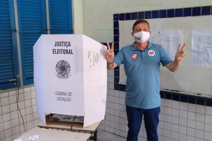 Cícero Filho vota no Tabuleiro e diz que os maceioenses têm opção no primeiro turno