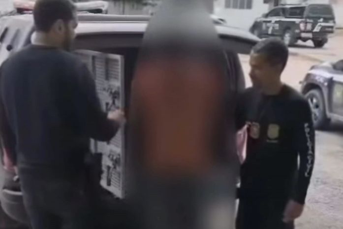 Discussão por causa de barulho de moto termina com mulher assassinada e marido baleado; suspeito foi preso em flagrante