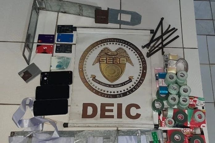 Material apreendido com o grupo