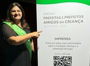 Ziane Costa recebe Prêmio "Prefeito Amigo da Criança"