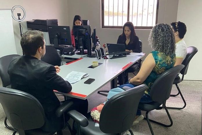 Juíza Nathalia Viana soluciona processos. 