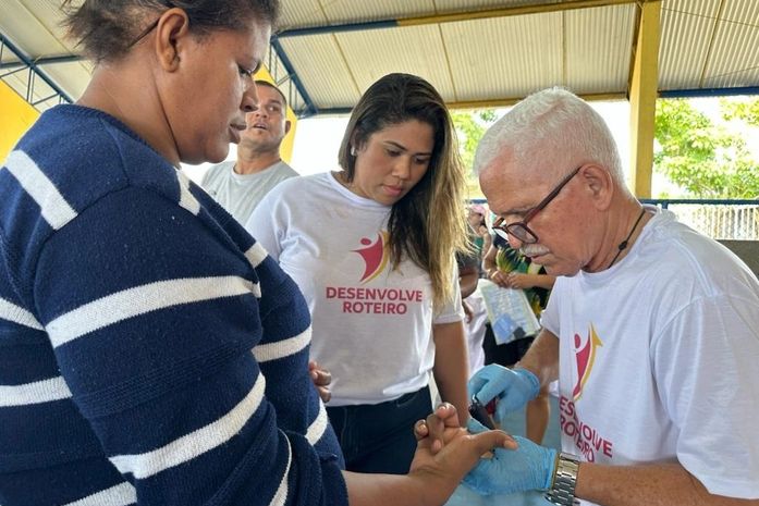 Roteiro realiza mutirão para entrega de mais de 200 carteiras de identidade