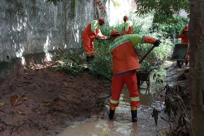 Início do inverno: Prefeitura intensifica limpeza de canais como medida preventiva