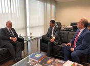 Rodrigo Cunha discute com ministro medidas para estimular jovens na escola