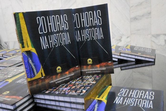 Livro 20 horas na história
