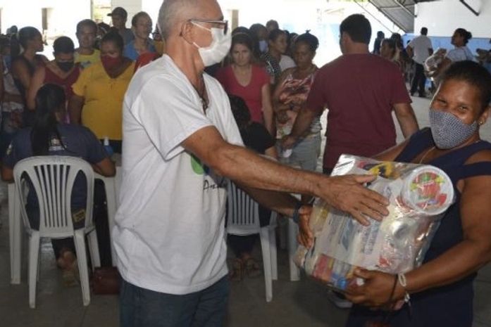Semana Santa: Assistência Social de Anadia realiza entrega de 300 cestas básicas