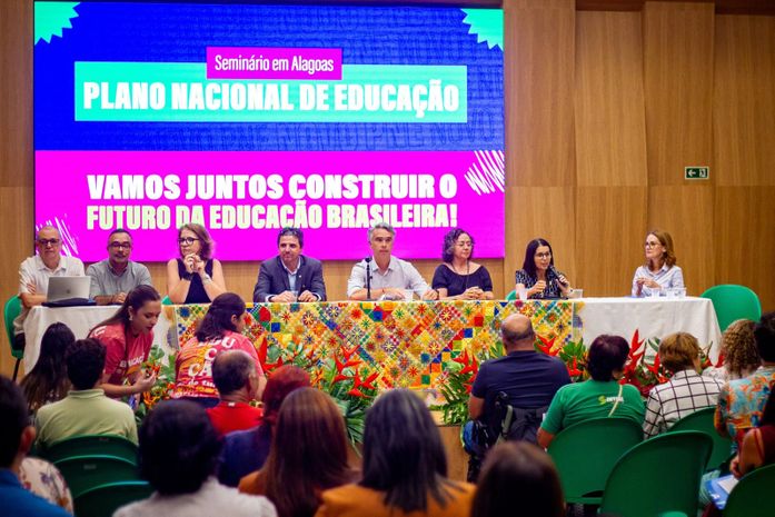 Rafael Brito destaca desafios e avanços durante Seminário Nacional do Novo PNE em Alagoas