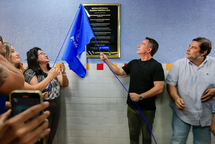 Paulo Dantas inaugura revitalização de escola estadual em Girau do Ponciano