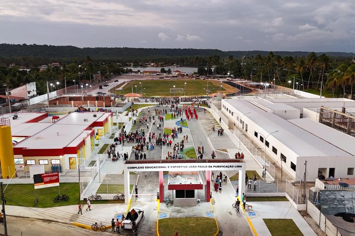 Marechal inaugura 1ª etapa do maior complexo educacional e esportivo de AL