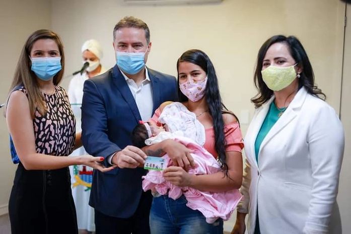 "Cartão Cria vem ampliando as políticas públicas para a primeira infância em AL", diz Fabiana Pessoa