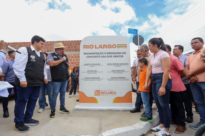 Deputada Gabi Gonçalves e Prefeito Gilberto Gonçalves entregam três quadras poliesportivas em Rio Largo