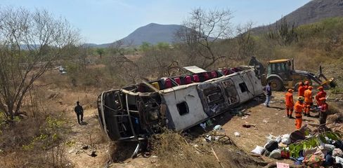 ANTT aponta que ônibus que capotou com romeiros no Sertão de Alagoas estava irregular