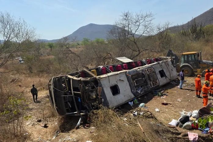 ANTT aponta que ônibus que capotou com romeiros no Sertão de Alagoas estava irregular
