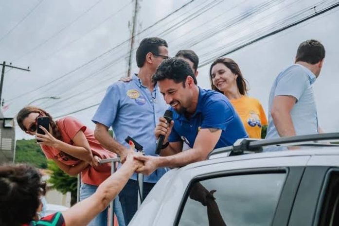 Caravana Alagoas Merece Mais de Rodrigo Cunha recebe apoio de moradores do Jacintinho