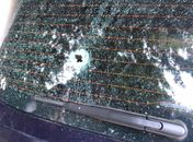 Carro foi baleado