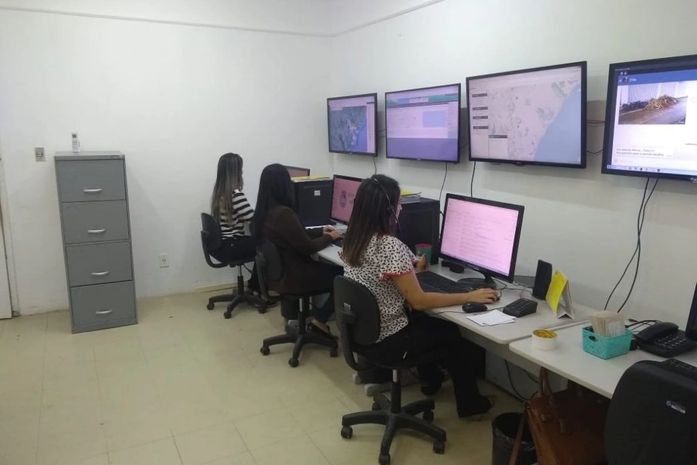 Central recebe solicitações de serviços por telefone