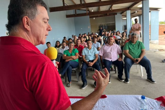 Deputado Ronaldo Medeiros se reúne com integrantes do diretório do PT em Lagoa da Canoa
