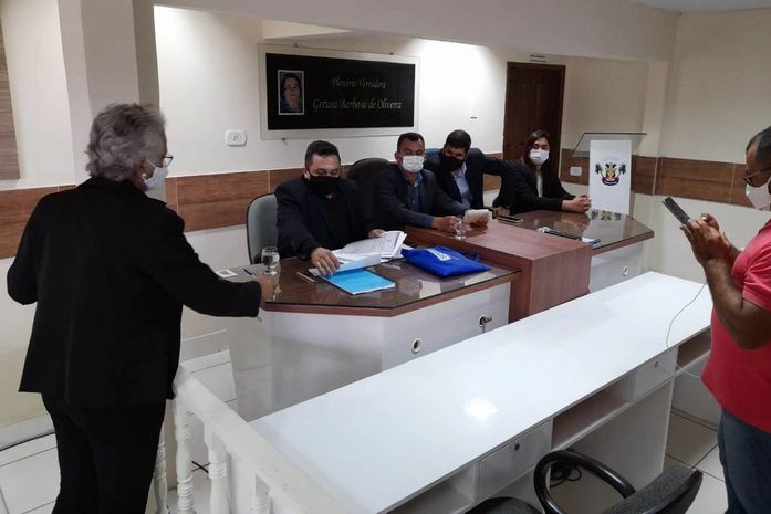 Sessão tumultuada foi comandada pelo vice-presidente João Breu, que teve voto suficiente para garantir de forna antecipada o comando da presidência para o biênio 2023/2024