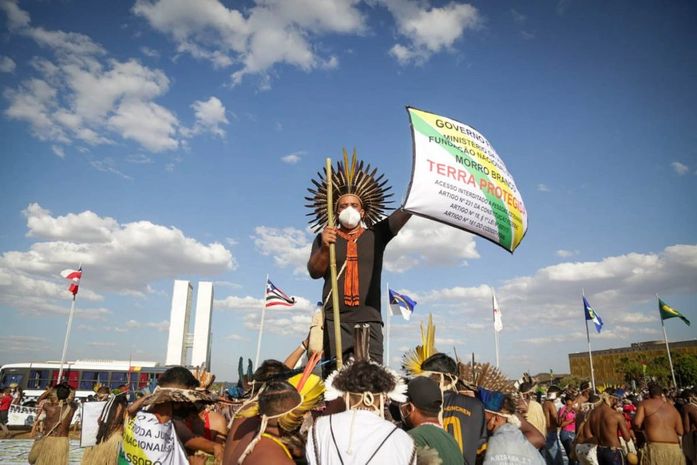 Mais de 6 mil indígenas reunidos em Brasília em uma das maiores mobilizações desde 1988 e não aparece notícia, em canto nenhum. Vocês não se angustiam?
