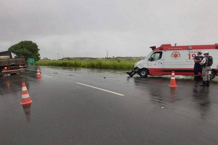 Ambulância do Samu se envolve em acidente na Barra de São Miguel