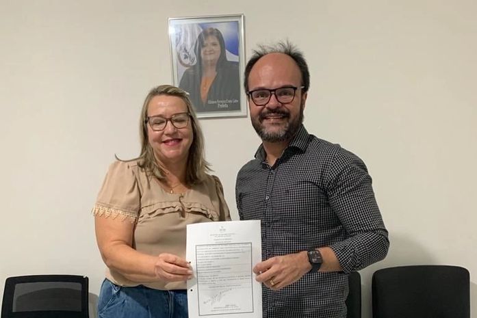 Ordem de Serviço é assinada para o início da pavimentação asfáltica de mais de 48 km de ruas de terra em Delmiro Gouveia