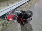 Motociclista morre e passageiro fica ferido após colidir com mureta na AL-101 Sul