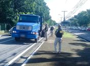 Operação Fluidez autua 23 veículos na Fernandes Lima por circulação irregular