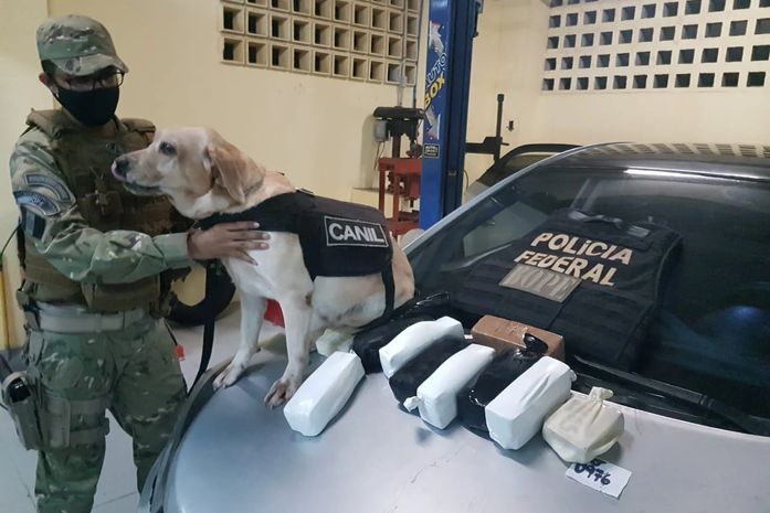 Polícia apreende 10 KG de cocaína dentro de carro durante blitz em Arapiraca