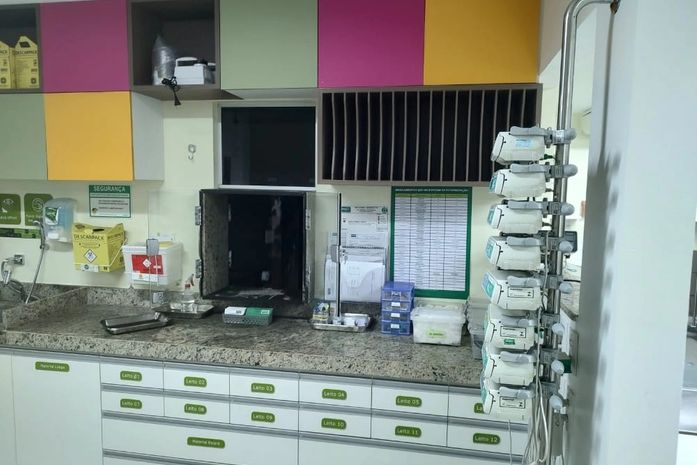 Área de oncologia do Hospital Unimed é destruída em incêndio.