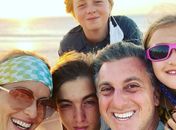 Luciano Huck faz festa e é criticado por Carlos e Eduardo Bolsonaro